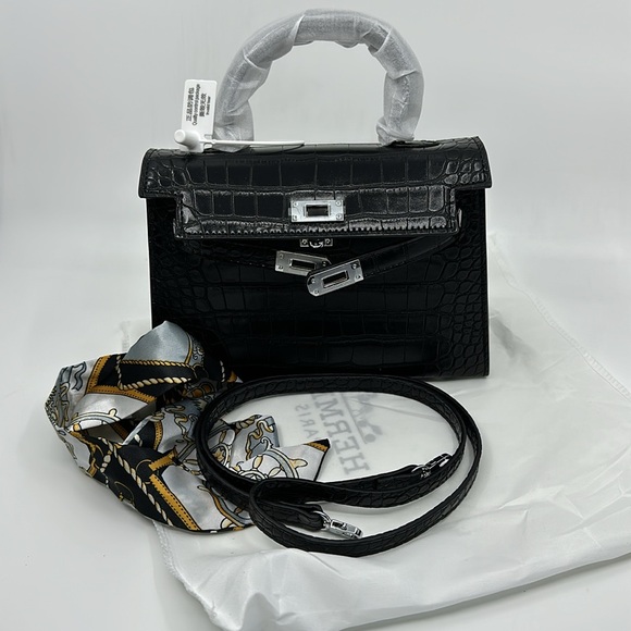 Mini Black Fashion Bag 💞 - Picture 11 of 11